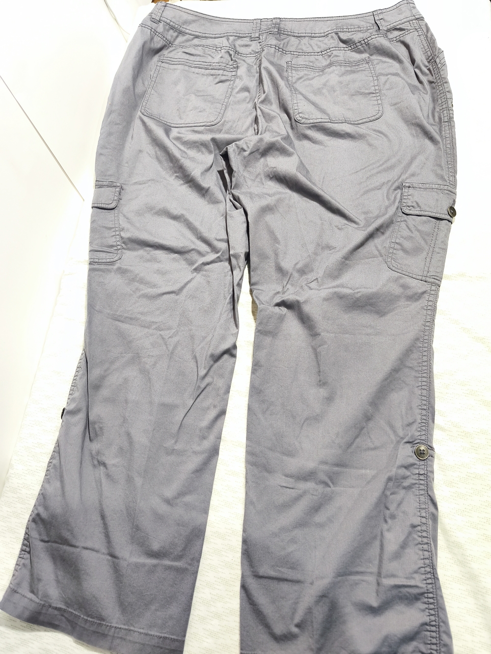 St. John's Bay Gray Wide-Leg Cargo Pants  E1(21) - Picture 4 of 9